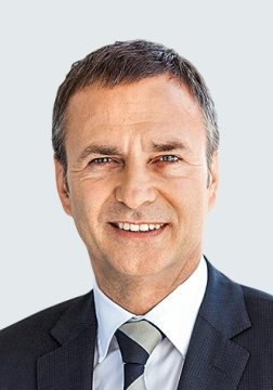 Bodo Uebber, Member of the Board of  Management of Daimler AG, responsible for Financing & Controlling and Daimler Financial Services

