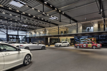 It's not only customers who benefit from the new brand presence - it is also a clear sign for the approximately 6500 Mercedes-Benz Cars locations around the world.