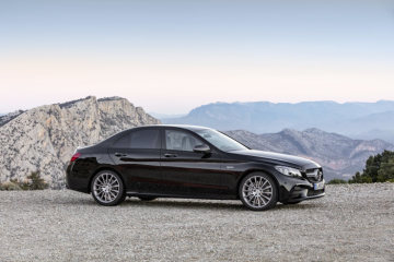 Mercedes-AMG C43 4MATIC Sedan, Night package und AMG Carbon-package II, Exterior: Exterior paint: obsidian black metallic