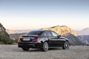 Mercedes-AMG C43 4MATIC Sedan, Night package und AMG Carbon-package II, Exterior: Exterior paint: obsidian black metallic