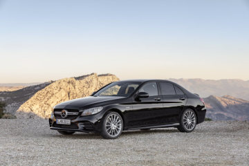 Mercedes-AMG C43 4MATIC Sedan, Night package und AMG Carbon-package II, Exterior: Exterior paint: obsidian black metallic