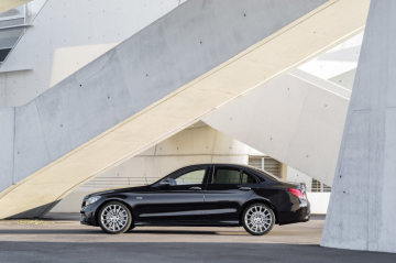 Mercedes-AMG C43 4MATIC Sedan, Night package und AMG Carbon-package II, Exterior: Exterior paint: obsidian black metallic