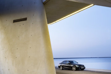 Mercedes-AMG C43 4MATIC Sedan, Night package und AMG Carbon-package II, Exterior: Exterior paint: obsidian black metallic