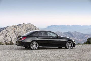Mercedes-AMG C43 4MATIC Sedan, Night package und AMG Carbon-package II, Exterior: Exterior paint: obsidian black metallic