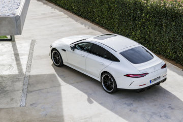 Mercedes-AMG GT 53 4MATIC+ 4-Door Coupé, AMG Night-packet, Exterior: Exterior paint: designo diamond white bright, Wheel: AMG Performance wheels in several crossing design, colour variation black