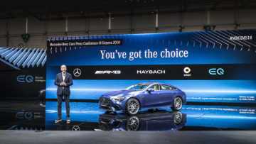 World premiere of the Mercedes-AMG GT 4-Door Coupé presented by Dr. Dieter Zetsche, Chairman of the Board of Management of Daimler AG and Head of Mercedes-Benz Cars: More space, more power, more goose pimples – the new Mercedes-AMG GT 4-Door model delivers driving experiences in new dimensions and extends the AMG model family. The new coupé is the first four-door sports car from Affalterbach and draws directly on the legendary SLS and AMG GT models of success. As another vehicle developed autonomously by Mercedes-AMG it combines unique design, high comfort and outstanding sports car engineering with an athletic, four-door fastback layout. It thus offers more space and more potential uses. Systematic expansion of the AMG GT family with the 4-door Coupé opens up the sports car segment to those looking for a vehicle for day-to-day use, but unwilling to go without the unparalleled performance of Mercedes-AMG.
Fuel consumption combined 11,2 – 9,1 l/100 km; CO2 emissions combined 256 – 209 g/km**
** The stated figures (provisional data) were determined in accordance with the prescribed measuring method. These are the NEDC CO2 figures according to Art. 2 No. 1 Implementing Regulation (EU) 2017/1153. The fuel consumption figures were calculated based on these figures.

