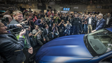 At the 88th Geneva Motor Show, Mercedes-Benz is presenting a slew of world premieres in a clear demonstration that the brand with the three-pointed star offers vehicles to suit all needs. First to be unveiled was the all-new Mercedes-AMG GT 4-Door Coupé (fuel consumption combined: 11.2-9.1 l/100 km; CO2 emissions combined: 256-209 g/km*), which augments the successful AMG GT family with another member. Also celebrating its world premiere was the new Mercedes-AMG G 63 (fuel consumption combined: 13.1 l/100 km; CO2 emissions combined: 299 g/km*), the new generation of the off-road legend by Mercedes-AMG. Further highlights in Geneva include the extensively redesigned C-Class. The bestseller with the three-pointed star appears with new, even more efficient engines. Also on show for the first time is a pre-production version of the first plug-in diesel hybrid, which is set to feature in both the C-Class and the E-Class. The new Mercedes-AMG C 43 (fuel consumption combined: 9.4-9.1 l/100 km; CO2 emissions combined: 214-209 g/km* 1) guarantees compelling performance. Plus, the presentation of smart EQ fortwo (combined power consumption: 13.0-12,9 kWh/100 km; combined CO2 emissions: 0 g/km*) and the smart EQ forfour (combined power consumption: 13.2-13.1 kWh/100 km; combined CO2 emissions: 0 g/km*) sees the inventor of the automobile take the next step towards the electrification of its entire model line-up by 2022.