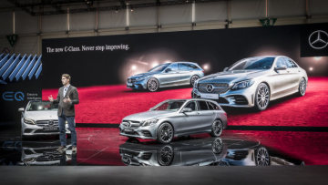 Ola Källenius, Member of the Board of Management responsibility for Group Research & Mercedes-Benz Cars Development is presenting the extensively redesigned C-Class.The bestseller with the three-pointed star appears with new, even more efficient engines. Also on show for the first time is a pre-production version of the first plug-in diesel hybrid, which is set to feature in both the C-Class and the E-Class. The new Mercedes-AMG C 43 (fuel consumption combined: 9.4-9.1 l/100 km; CO2 emissions combined: 214-209 g/km* 1) guarantees compelling performance.