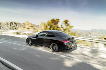 Mercedes-AMG C 43 4MATIC Coupé, Night package and AMG Carbon-package II, Exterior: Exterior paint: obsidian black metallic