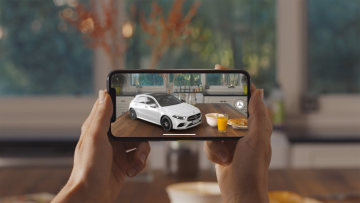 Customer experience in a new dimension: the new Mercedes cAR App 
With the app, customers and prospective buyers can individually configure their vehicle of choice on a smartphone or tablet, and view it in every detail in a unique, three-dimensional resolution - both from inside and outside, and in surroundings of their choice.

