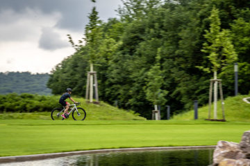 Mercedes-Benz Style Endurance Bike from Argon 18 for Mercedes-Benz; Former professional triathlete Kelly Reed, enjoying the superior handling, versatility and comfort on the new Mercedes-Benz Style Endurance Bike.