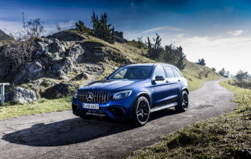 Mercedes-AMG GLC 63 S 4MATIC+, brilliant blue Metallic / Nappa leather black with grey stitching.