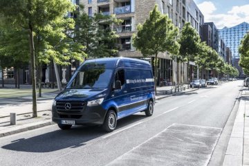 Local zero-emissions mobility: Mercedes Benz eSprinter fit for urban life