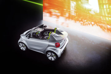 smart celebrates its 20 anniversary at the Paris Motor Show (4 to 14 October) with a show car that interprets and embodies urban driving fun in a refreshing way.