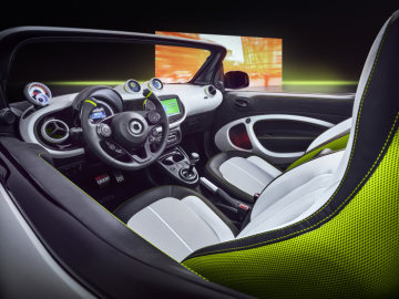 smart celebrates its 20 anniversary at the Paris Motor Show (4 to 14 October) with a show car that interprets and embodies urban driving fun in a refreshing way.