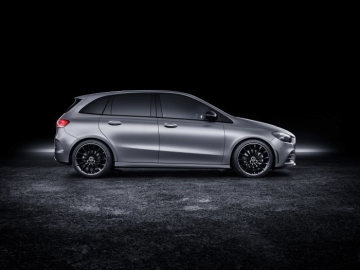 Mercedes-Benz B-Class, designo mountain grey magno, AMG styling