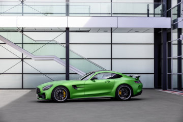 Mercedes-AMG GT R (2018), AMG green hell magno, AMG carbon package exterior