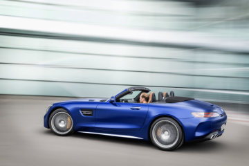 Mercedes-AMG GT C Roadster (2018), brilliant blue