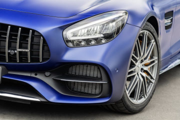 Mercedes-AMG GT C Roadster (2018), brilliant blue, AMG spoke wheel 19"