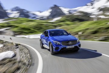 Mercedes-Benz GLC 250 Coupé; exterior: brilliant blue; interior: designo Nappa Platinum white/black