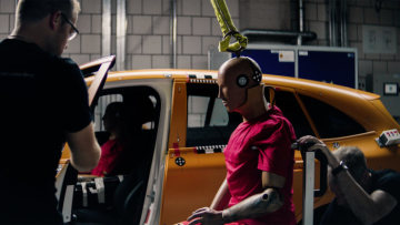 Mercedes-Benz EQC: Crash-testing at the Mercedes-Benz Technology Centre for Vehicle Safety (TFS) in Sindelfingen.