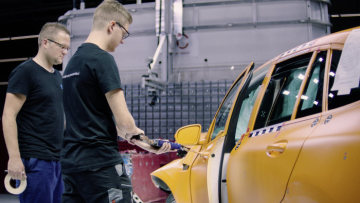 Mercedes-Benz EQC: Crash-testing at the Mercedes-Benz Technology Centre for Vehicle Safety (TFS) in Sindelfingen.