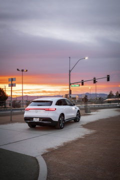The new Mercedes-Benz EQC is celebrating its US premiere at CES 2019 in Las Vegas (combined power consumption: 22.2 kWh/100 km; CO2 emissions combined: 0 g/km, provisional details)