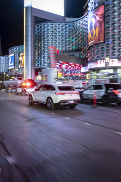 The new Mercedes-Benz EQC is celebrating its US premiere at CES 2019 in Las Vegas (combined power consumption: 22.2 kWh/100 km; CO2 emissions combined: 0 g/km, provisional details)