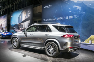 An exclusive look at the world premieres, a relaxed atmosphere and plenty of room to chat: Ahead of the press days at the Geneva International Motor Show, Mercedes-Benz tells an invited audience of media representatives about the world premieres scheduled for one of the industry’s most important  shows. Focal points included the presentation of the facelifted GLC, the AMG GLE 53 4MATIC+ (fuel consumption combined: 9.3 l/100 km; CO2 emissions combined: 212 g/km)1 and the AMG GT R Roadster (fuel consumption combined: 12.5 l/100 km; CO2 emissions combined: 284 g/km).