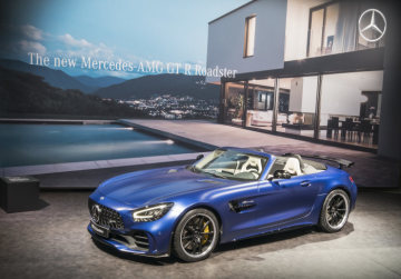 An exclusive look at the world premieres, a relaxed atmosphere and plenty of room to chat: Ahead of the press days at the Geneva International Motor Show, Mercedes-Benz tells an invited audience of media representatives about the world premieres scheduled for one of the industry’s most important  shows. Focal points included the presentation of the facelifted GLC, the AMG GLE 53 4MATIC+ (fuel consumption combined: 9.3 l/100 km; CO2 emissions combined: 212 g/km)1 and the AMG GT R Roadster (fuel consumption combined: 12.5 l/100 km; CO2 emissions combined: 284 g/km).
