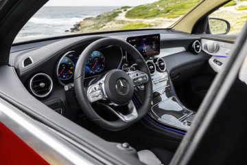 Mercedes-Benz GLC Coupé (C253), AMG Line, 2019, designo hyacinth red metallic, designo leather platinum white pearl / black