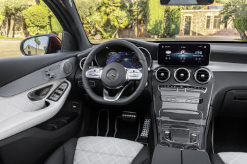 Mercedes-Benz GLC Coupé (C253), AMG Line, 2019, designo hyacinth red metallic, designo leather platinum white pearl / black