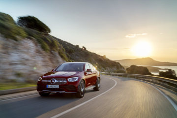 Mercedes-Benz GLC Coupé (C253), AMG Line, 2019, designo hyacinth red metallic, designo leather platinum white pearl / black