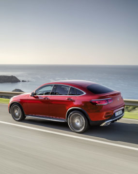 Mercedes-Benz GLC Coupé (C253), AMG Line, 2019, designo hyacinth red metallic, designo leather platinum white pearl / black