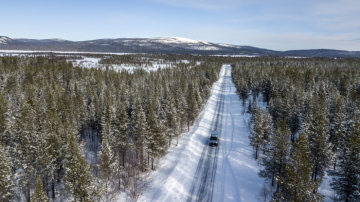 Winter trials Mercedes-Benz eSprinter in Sweden.