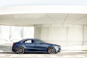 Mercedes-AMG A 35 4MATIC Saloon, denim blue