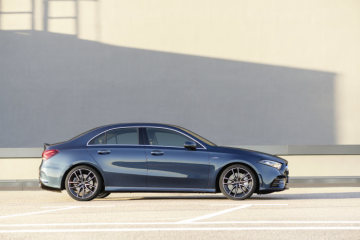 Mercedes-AMG A 35 4MATIC Saloon, denim blue
