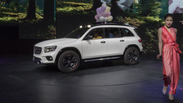 Compact show car with SUV genes: The latest concept vehicle from the brand bearing the three-pointed star celebrates its world premiere in Shanghai. The Mercedes-Benz Concept GLB is characterised by its robust appearance and plenty of room for up to seven people. The powerful proportions from the world of compact SUVs  and the generous interior space make it the ideal family vehicle and leisure companion.