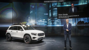 With the Concept GLB Mercedes-Benz presented on the eve of the 18th Auto Shanghai an SUV idea based on the compact car platform of the the brand with the three-pointed star. The close-to-production show car Concept GLB puts the focus on space and sturdiness. Presented by Dieter Zetsche, CEO of Daimler AG and Head of Mercedes-Benz Cars.