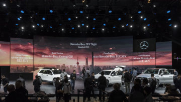 On the eve of the 18th Auto Shanghai, Mercedes-Benz presented no fewer than three SUVs: the Concept GLB, the battery-powered EQC (electricity consumption combined: 20.8 – 19.7 kWh/100 km; CO2 emissions combined: 0 g/km)* and the Mercedes-Benz GLE.
