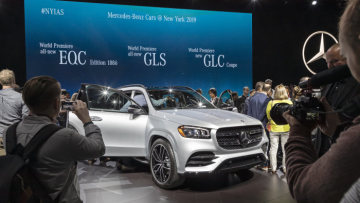 Following the successful "eve" event Britta Seeger, Member of the Board of Management of Daimler AG, responsible for Mercedes-Benz Cars Sales and Dietmar Exler, President  &  CEO of Mercedes-Benz USA, presented three further world premieres on the first press day of the NYIAS 2019: on display for the first time in the Big Apple were the new Mercedes-Benz GLS, the Mercedes-Benz GLC Coupé and the EQC Edition 1886 (combined electrical consumption: 20.8  – 19.7 kWh/100 km; combined CO2 emissions: 0 g/km)i. 