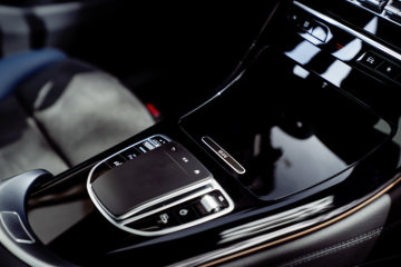 A special car for a special moment: A limited special edition marks Mercedes-Benz's resolute departure into the era of electric mobility – the EQC Edition 1886 (combined electric energy consumption: 20.8 – 19.7 kWh/100 km; combined CO2 emissions: 0 g/km)*. With the EQC Edition 1886, the brand with the star is emphasizing that its idea of future mobility goes well beyond vehicles themselves. *Electric energy consumption and range have been determined on the basis of Regulation (EC) No. 692/2008. Electric energy consumption and range depend on the vehicle configuration.