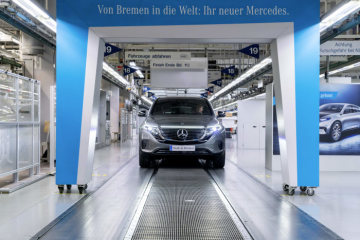 The Mercedes-Benz of electric vehicles is ready for launch. The new Mercedes-Benz EQC (combined electrical consumption: 20.8 - 19.7 kWh/100 km; combined CO2 emissions: 0 g/km) is produced at the Mercedes-Benz Bremen plant – and can be ordered now.