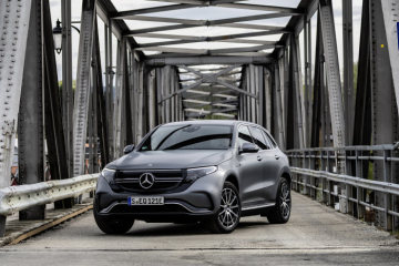 EQC 400 4MATIC; designo selenite grey magno; AMG Line; ARTICO man-made leather / DINAMICA microfiber black