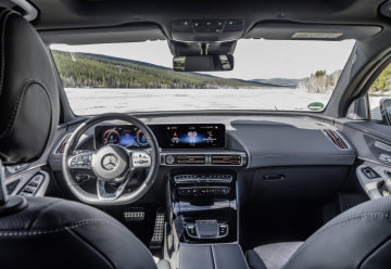 EQC 400 4MATIC; designo diamond white bright; AMG Line; Two-tone designo nappa leather platinum white pearl / black 