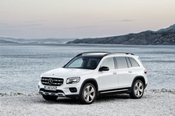 Mercedes-Benz GLB Edition 1, digital white