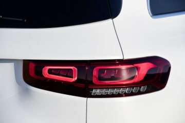 Mercedes-Benz GLB Edition 1, digital white