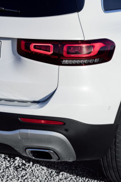 Mercedes-Benz GLB Edition 1, digital white