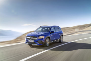 Mercedes-Benz GLB, galaxy blue