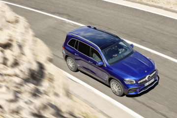 Mercedes-Benz GLB, galaxy blue